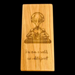 Saarepuidust lõikelaud "UFO"